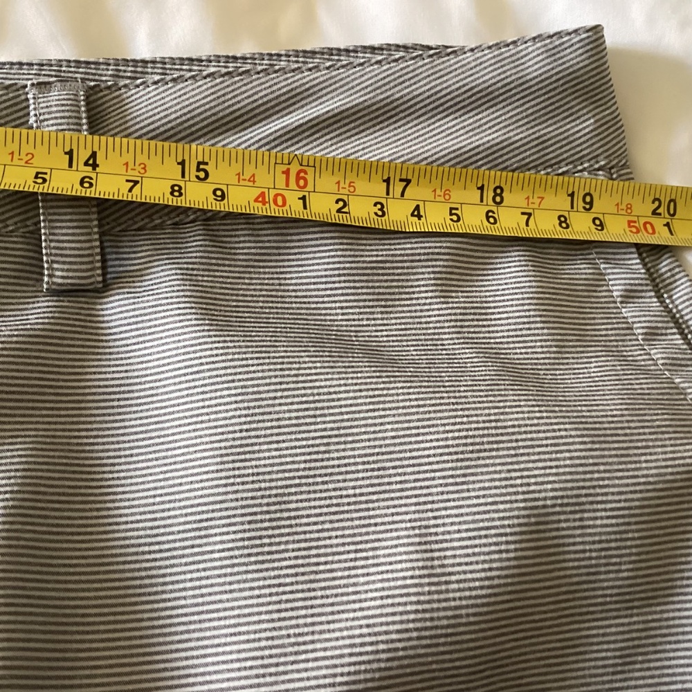 Men’s Lucky Brand Shorts Gray and White Striped Pockets Size 36” Inseam 10” EUC - Picture 5 of 11